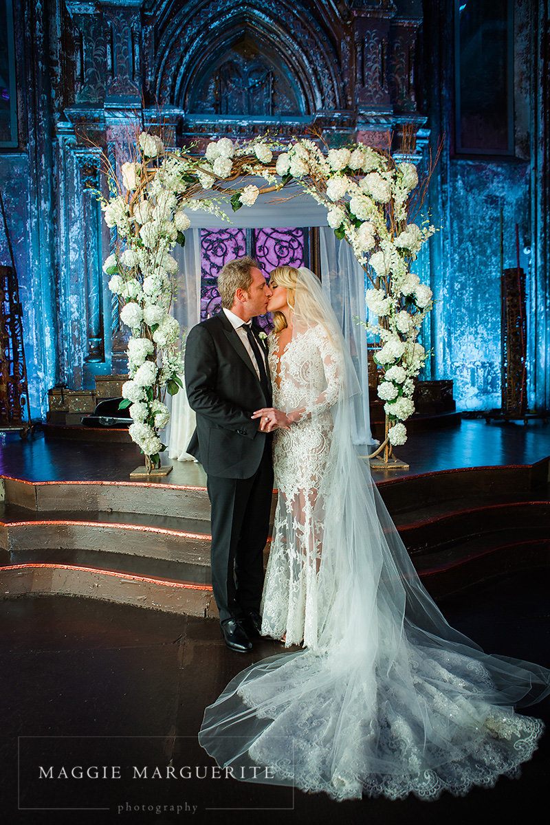 Jewish wedding beneath the vaults of the Angel Orensanz Foundation